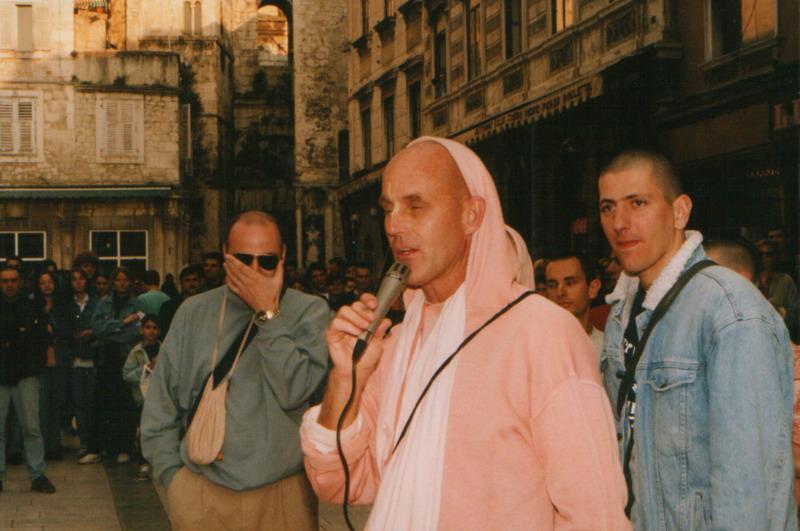 1996 Indradyumna Swami Harinam 1