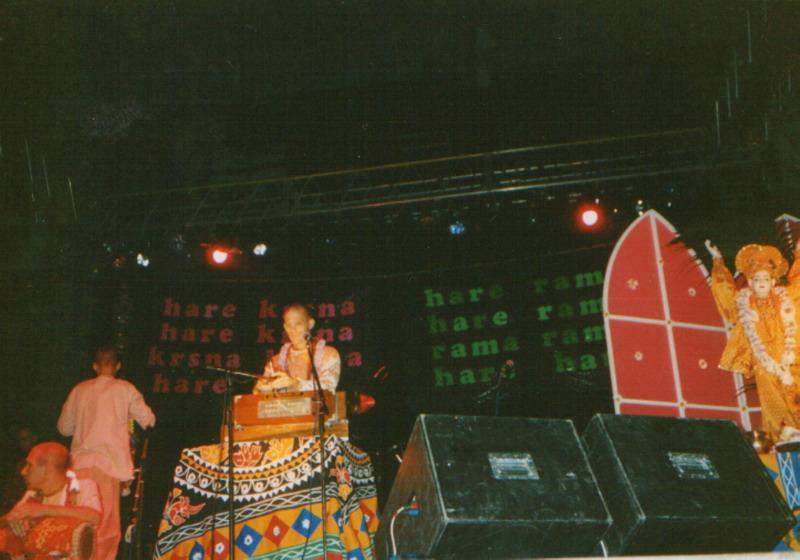 1993 Gauranga Bhajan Band Koncert U Zg 7000 Ljudi