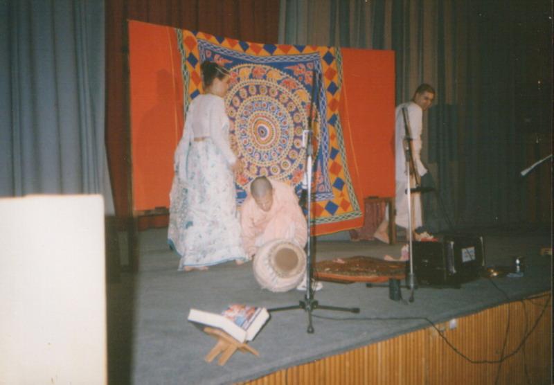 1995 Depadans With Krsna Ksetra Prabhu