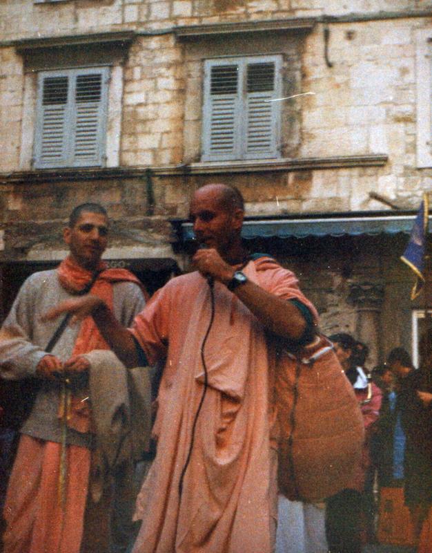 1995 Indradyumna Swami Harinam 1