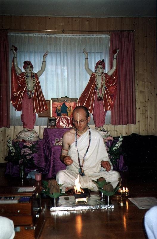1994. Nandanandana (D) - Hrdaya Govinda das