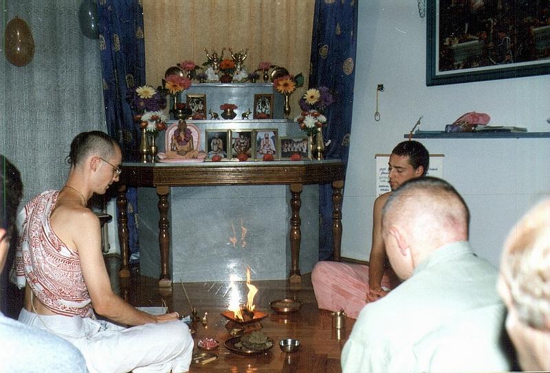 2000. - Yajna