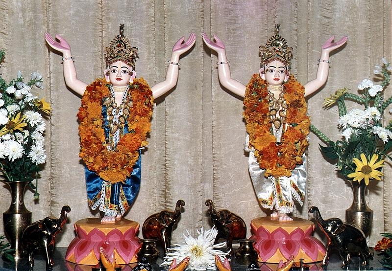 2001 srpanj - Sri Sri Gaura Nitai od Rudija i Goce