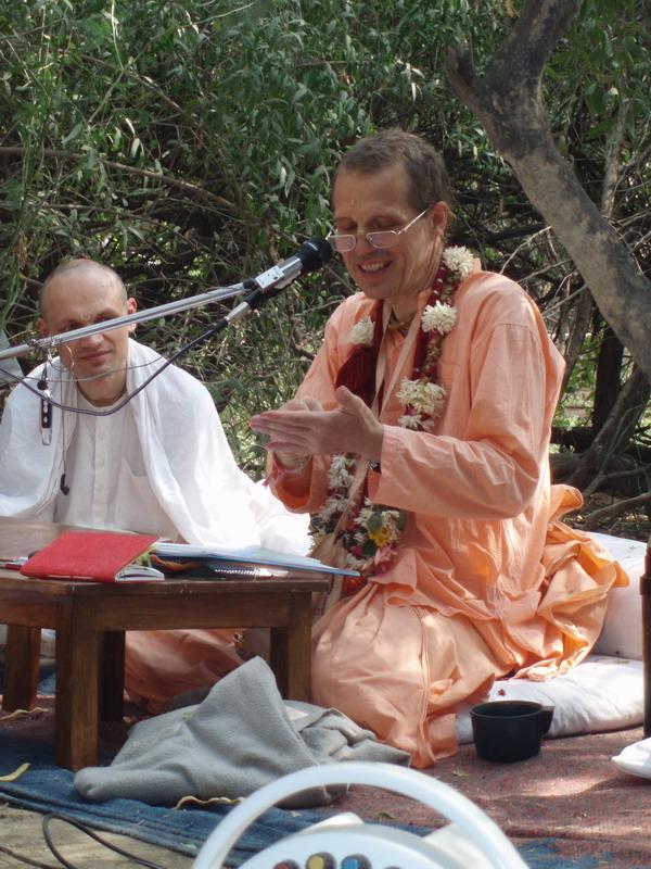 11.11.2006. Varsana, Japa Retreat 15