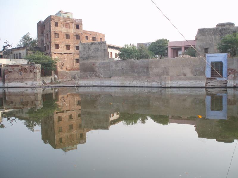 Radha Kund & Syama Kund 39