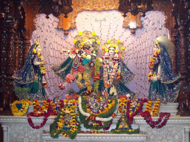 10 Vrindavan Radha Sayamasundar