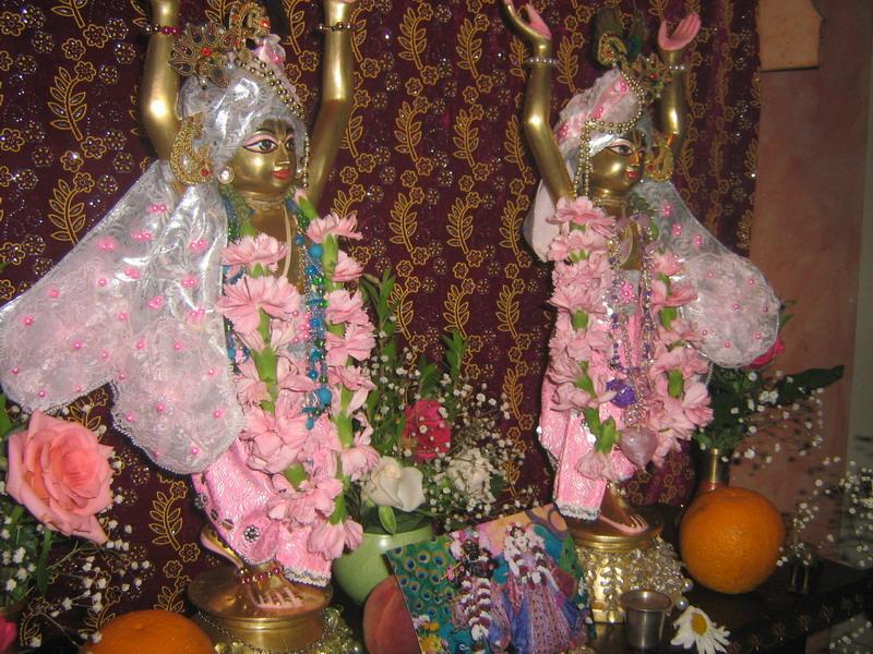 Split - SF HH Bir Krsna Goswami 46
