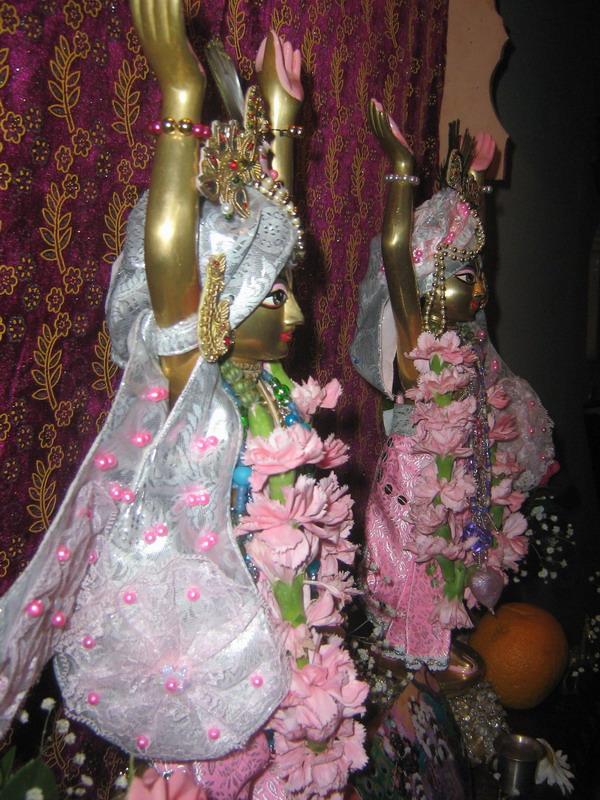 Split - SF HH Bir Krsna Goswami 47
