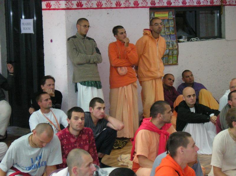 z (6)-u temple roomu