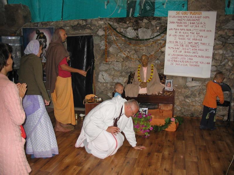 Ÿ (3)- Prabhupad i Manidhara pr