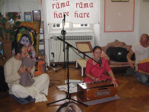 Harinam i proslava brda Govardhan 50