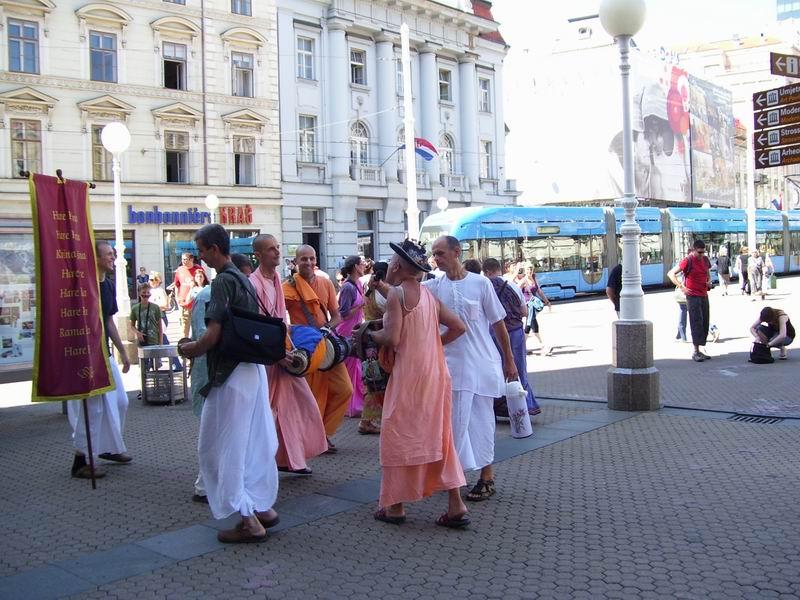 Harinamu sa Mahavisnu Swamijem 23