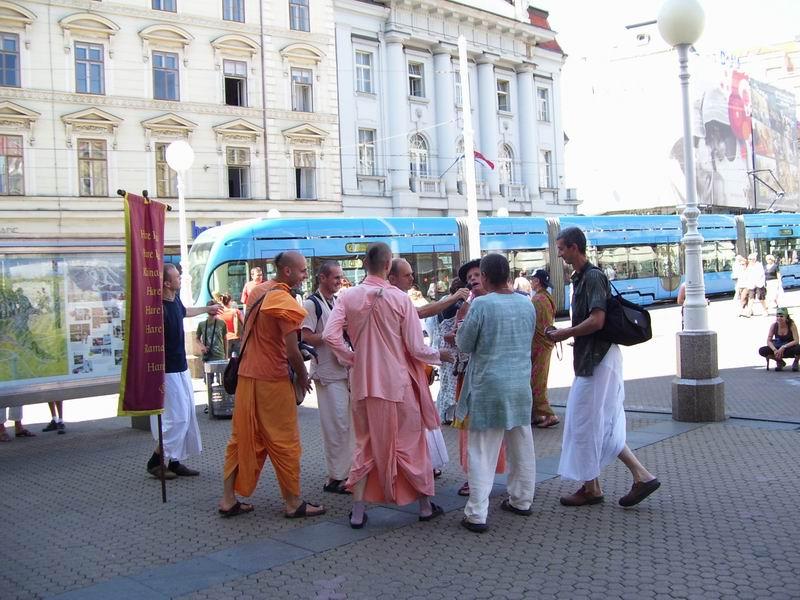 Harinamu sa Mahavisnu Swamijem 24