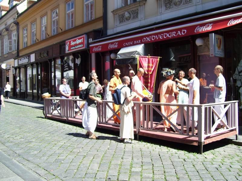 Harinamu sa Mahavisnu Swamijem 40
