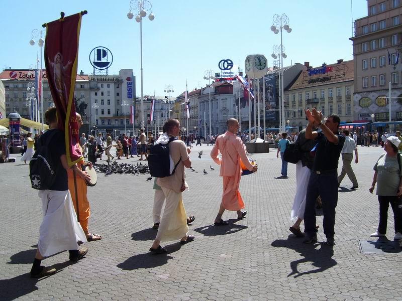 Harinamu sa Mahavisnu Swamijem 41