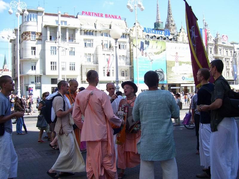 Harinamu sa Mahavisnu Swamijem 43