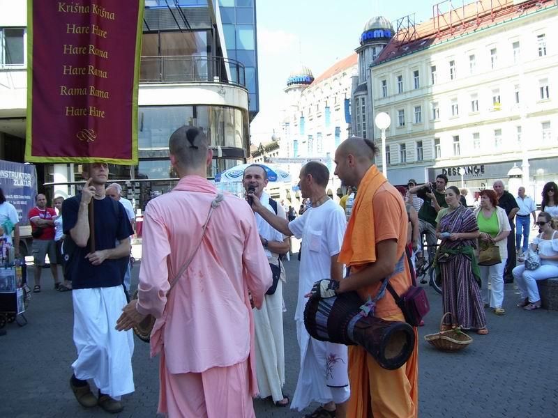 Harinamu sa Mahavisnu Swamijem 48