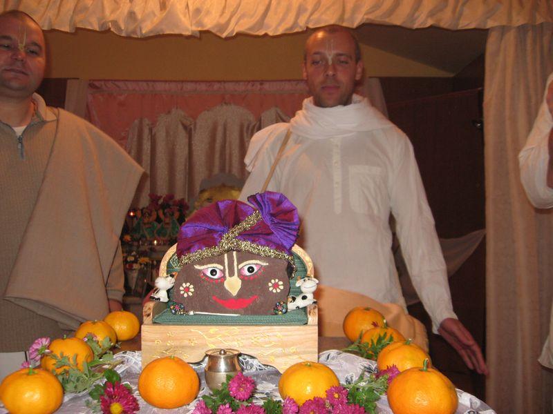 govardhana puja_pula (63) 10-30-2008