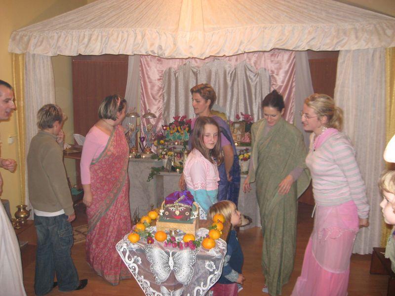 govardhana puja_pula (65) 10-30-2008