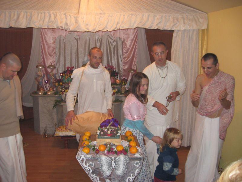 govardhana puja_pula (66) 10-30-2008
