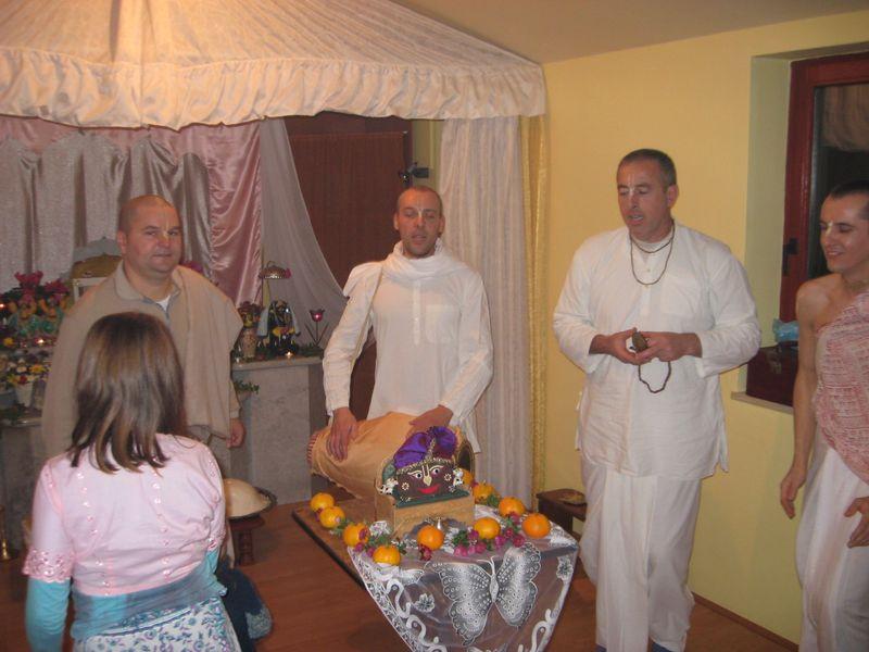 govardhana puja_pula (67) 10-30-2008