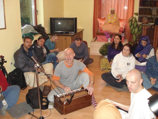 Govardhana Puja, Go Puja 8