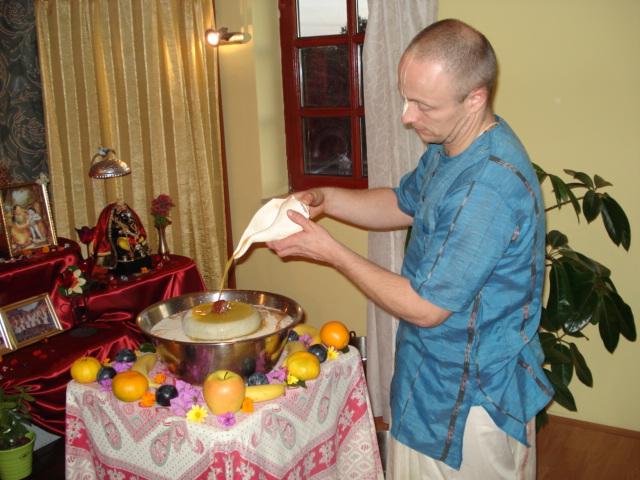 Govardhana Puja, Go Puja 11