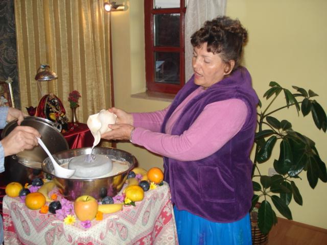Govardhana Puja, Go Puja 14