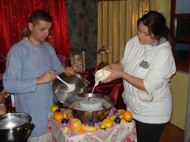 Govardhana Puja, Go Puja 25