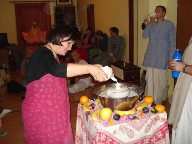 Govardhana Puja, Go Puja 28