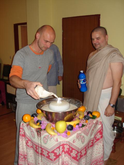 Govardhana Puja, Go Puja 29