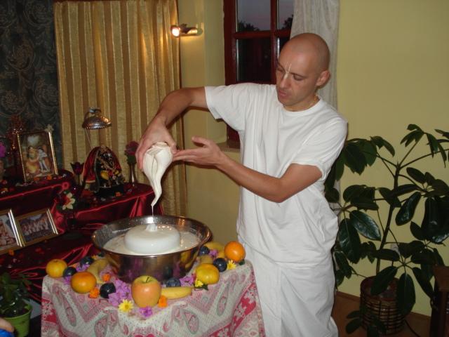 Govardhana Puja, Go Puja 30